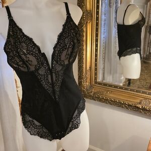 Chic Black Lace Chemise